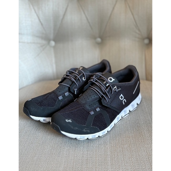 On - Cloud Low Top Running Sneakers in  | 7.5 - Picture 1 of 7